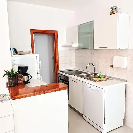 Apartman Morska Rosa * Sali