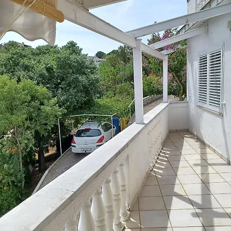 Apartman Morska Rosa * Sali